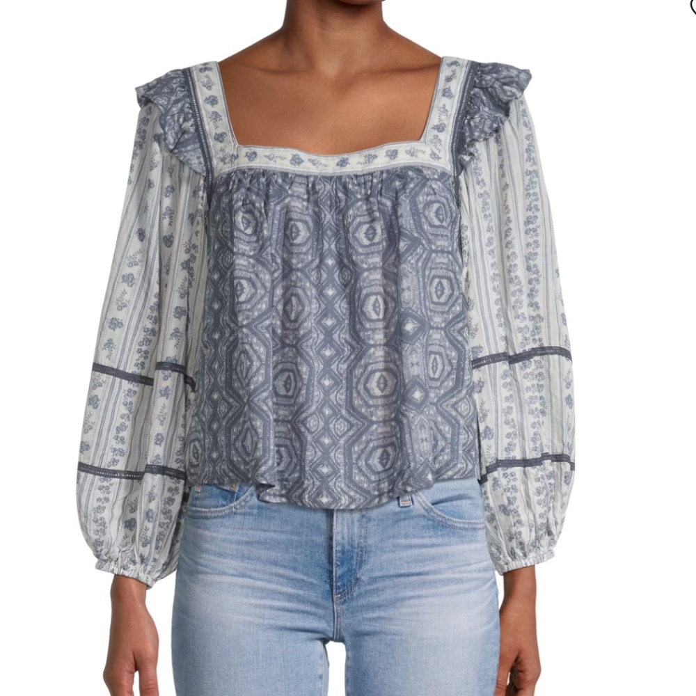 Free People Mostly Meadow Boho Peasant Top size Medium, Ivory/Blue Cotton
